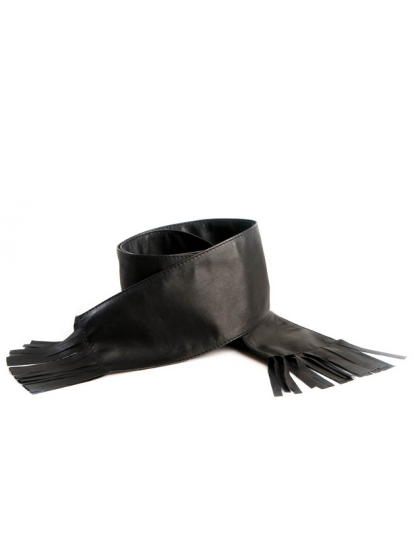 Scarf with fringes